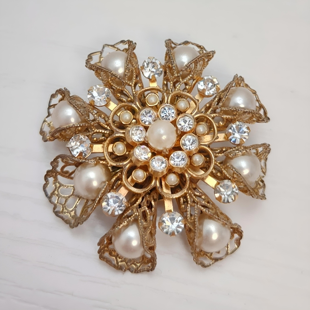 Vintage Barclay Fine Filigree Cone Petal Glass Rhinestone Faux Pearl Brooch Pin